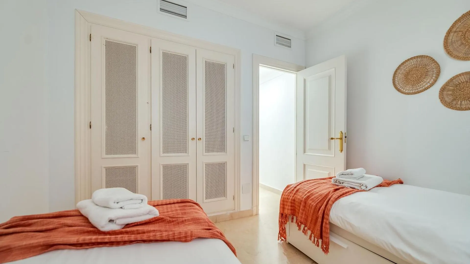 Apartamento Con Piscina En 1ª Linea Golf La Quinta بينهافيس شقة