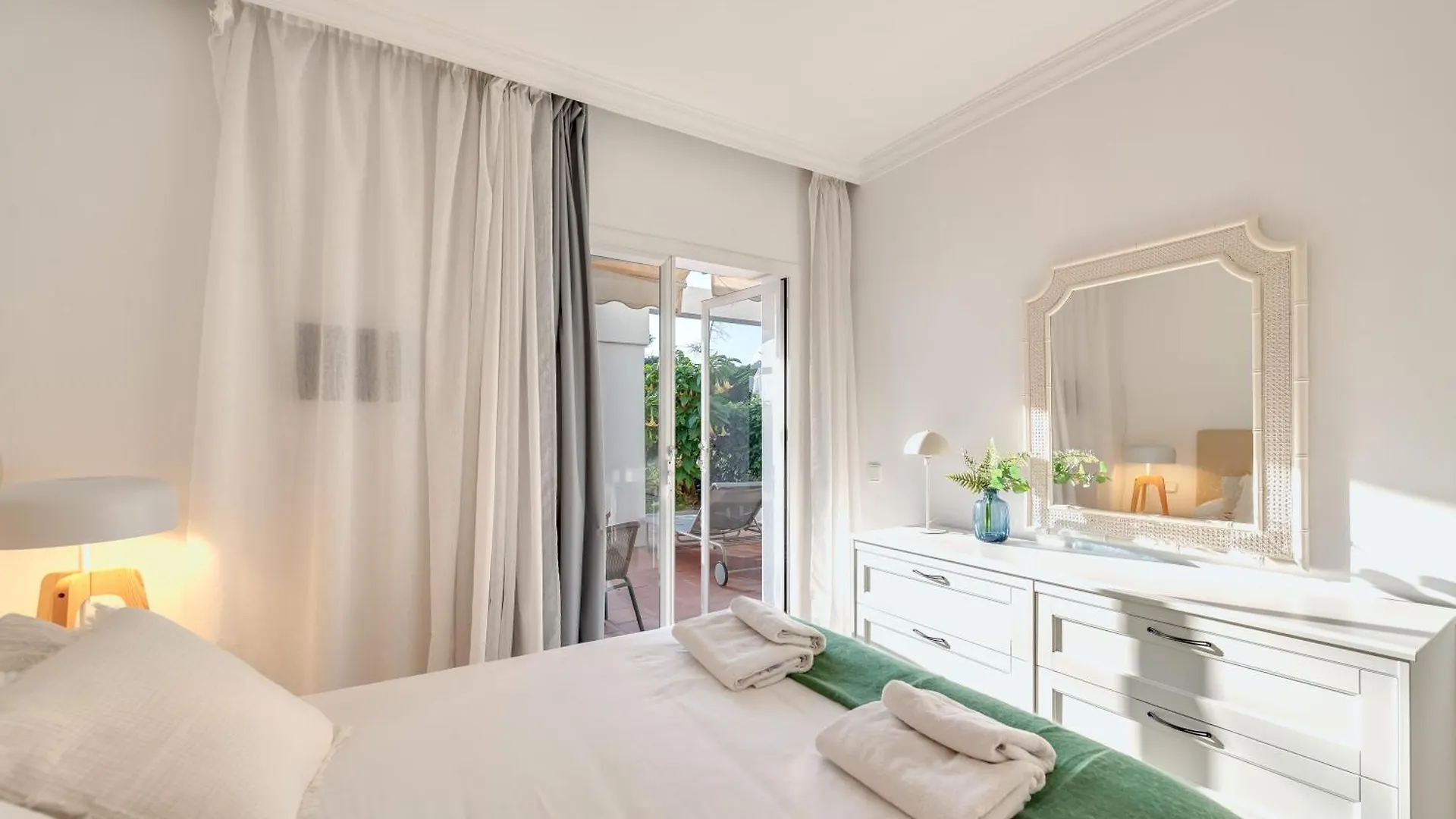 Apartamento Con Piscina En 1ª Linea Golf La Quinta بينهافيس 0*,